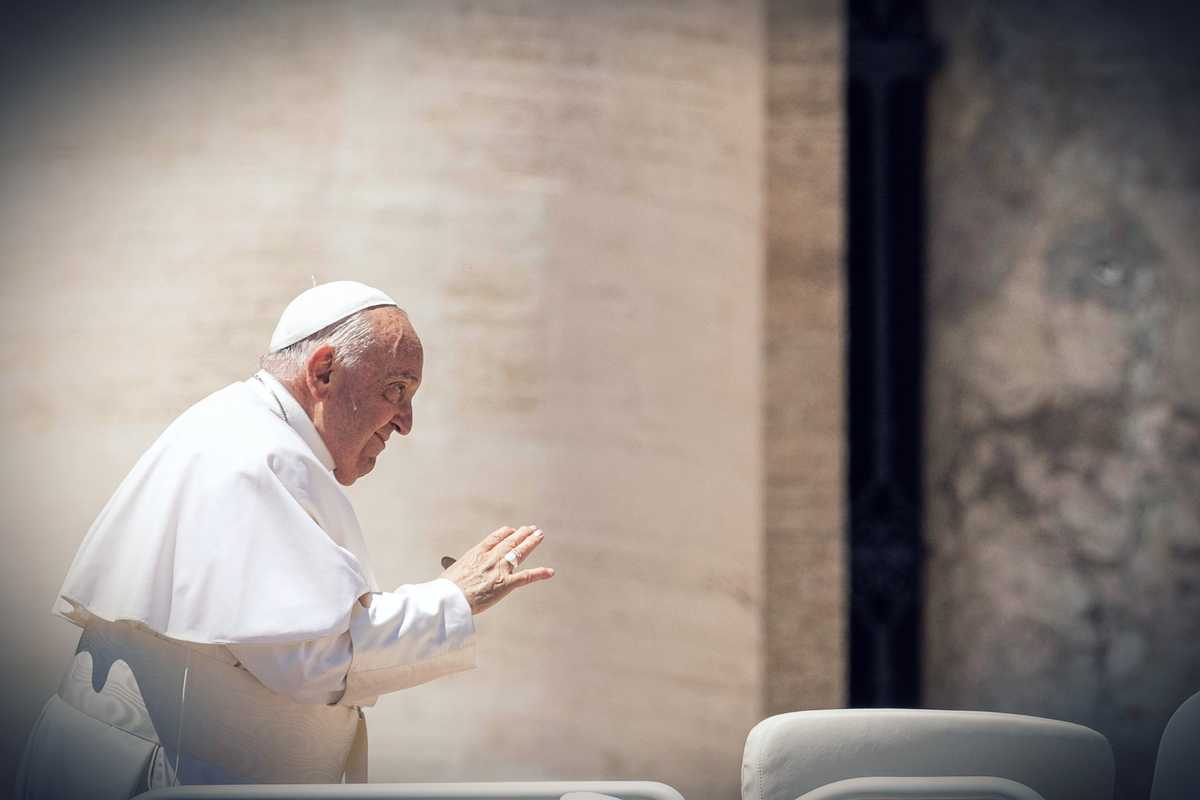 Se tocca i gay il Papa pop non piace più