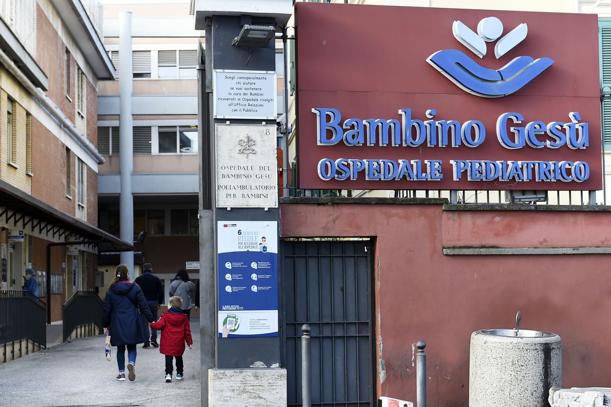 Ragazzina morta al Bambino Gesù: negata l’archiviazione a Locatelli