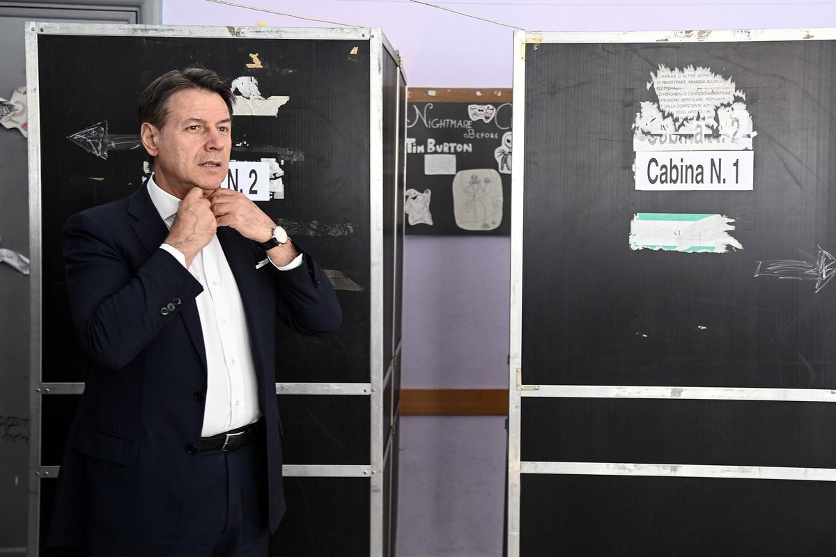 Pure i Verdi europei scansano il M5s. Ma Conte non schioda