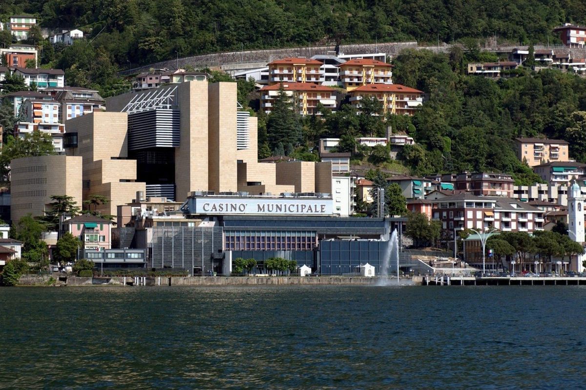 Campione in dissesto, ma il Comune spende 2,7 milioni per 15 dipendenti