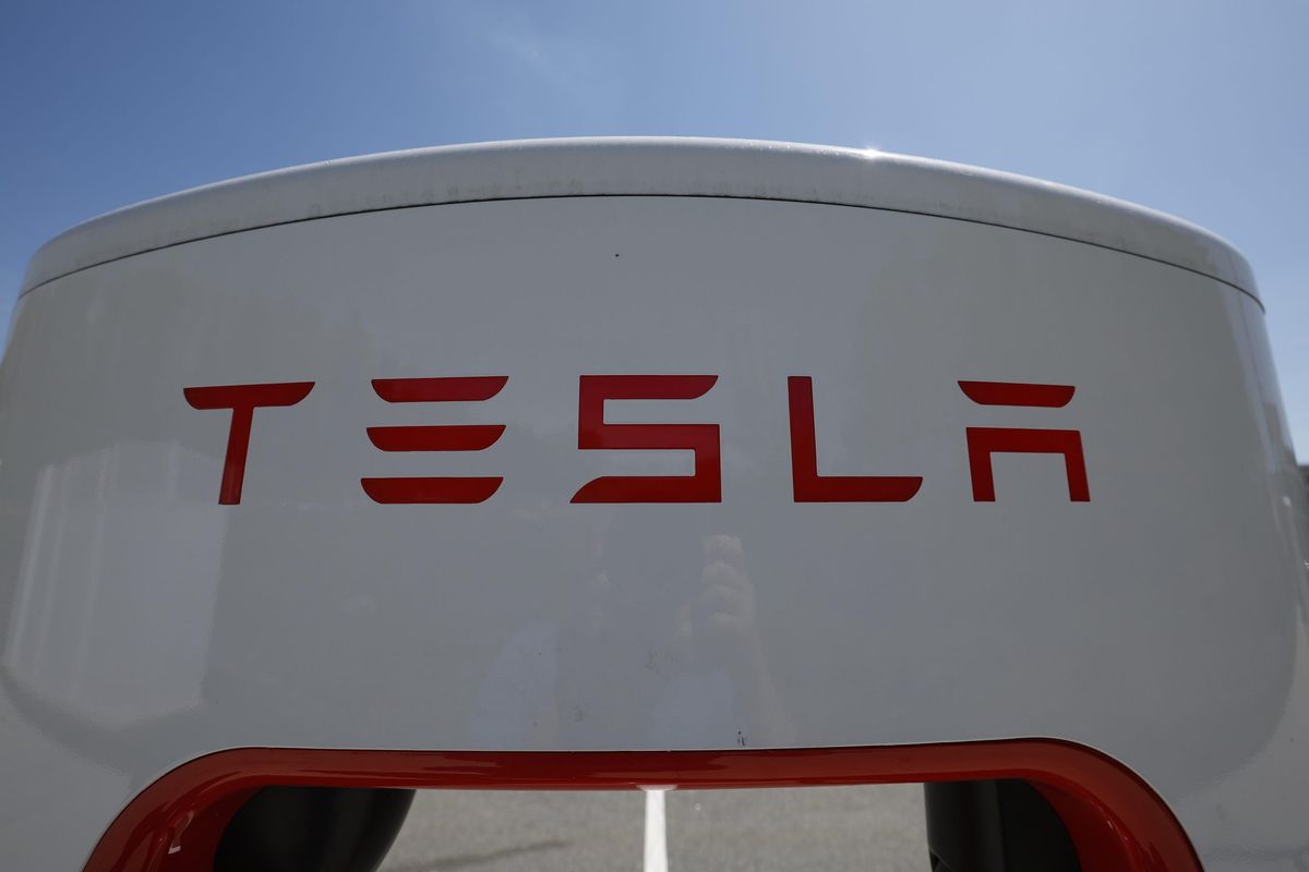 Goldman Sachs e Jp Morgan bocciano Tesla dopo il maxi-stipendio di Musk