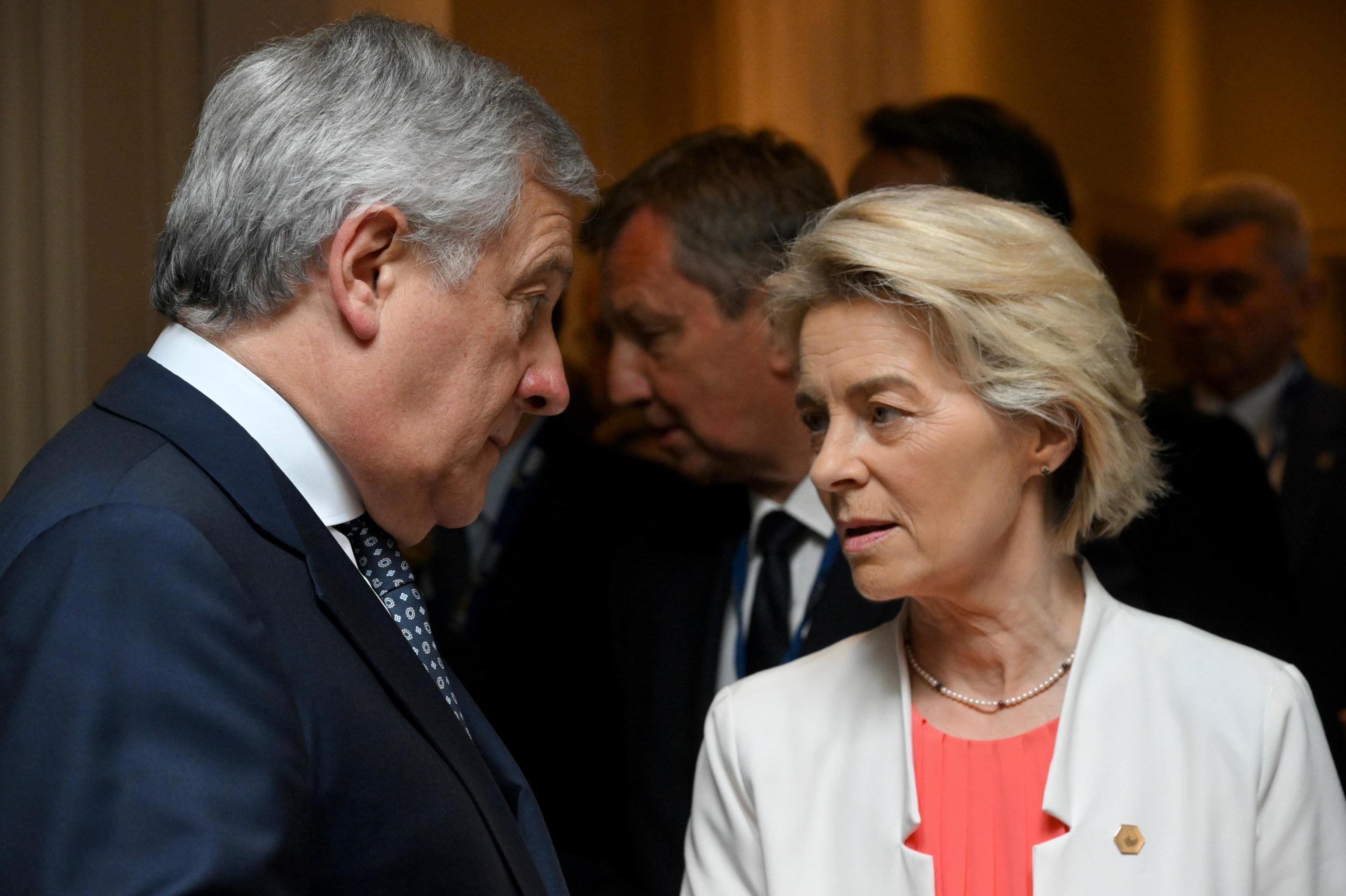 Vertici Ue, l’ansia da trattativa lampo serve soltanto a tutelare Macron