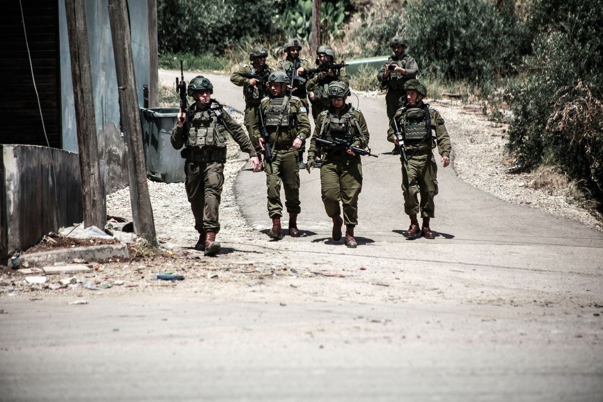 «L’Idf sapeva i piani di Hamas ma non agì». Scontri e arresti nei cortei contro Bibi