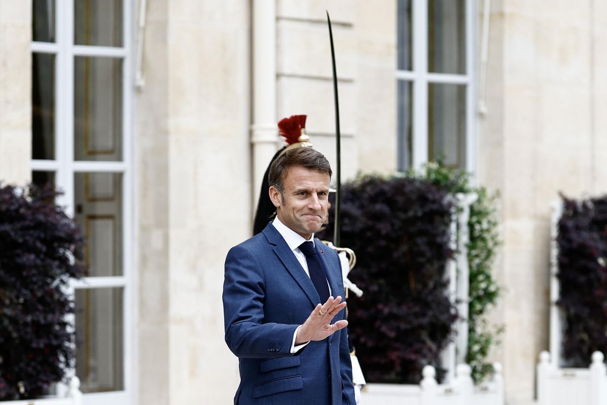 L’Ue fa abbassare il ditino a Macron