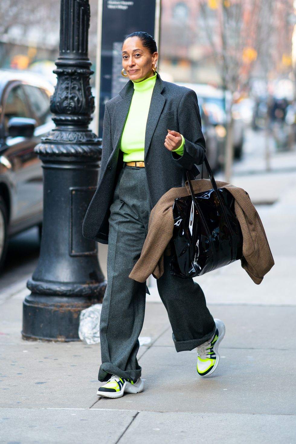 Tracee-Ellis-Ross-street-style-business-casual
