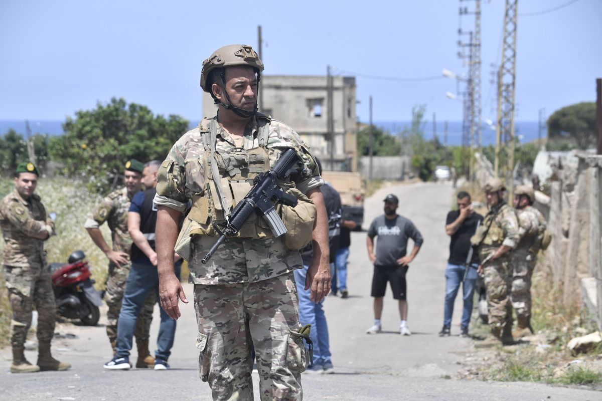 Israele risponde a Hezbollah e colpisce il Sud del Libano. Il doppio fronte scuote l’Idf