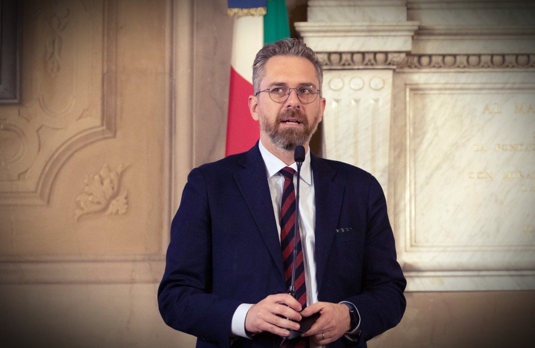 La Bologna a 30 all’ora odia i tram. Guerriglia per un albero da tagliare