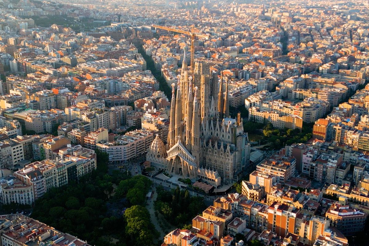 Barcellona vieta gli affitti brevi e realizza il vecchio sogno del Pd