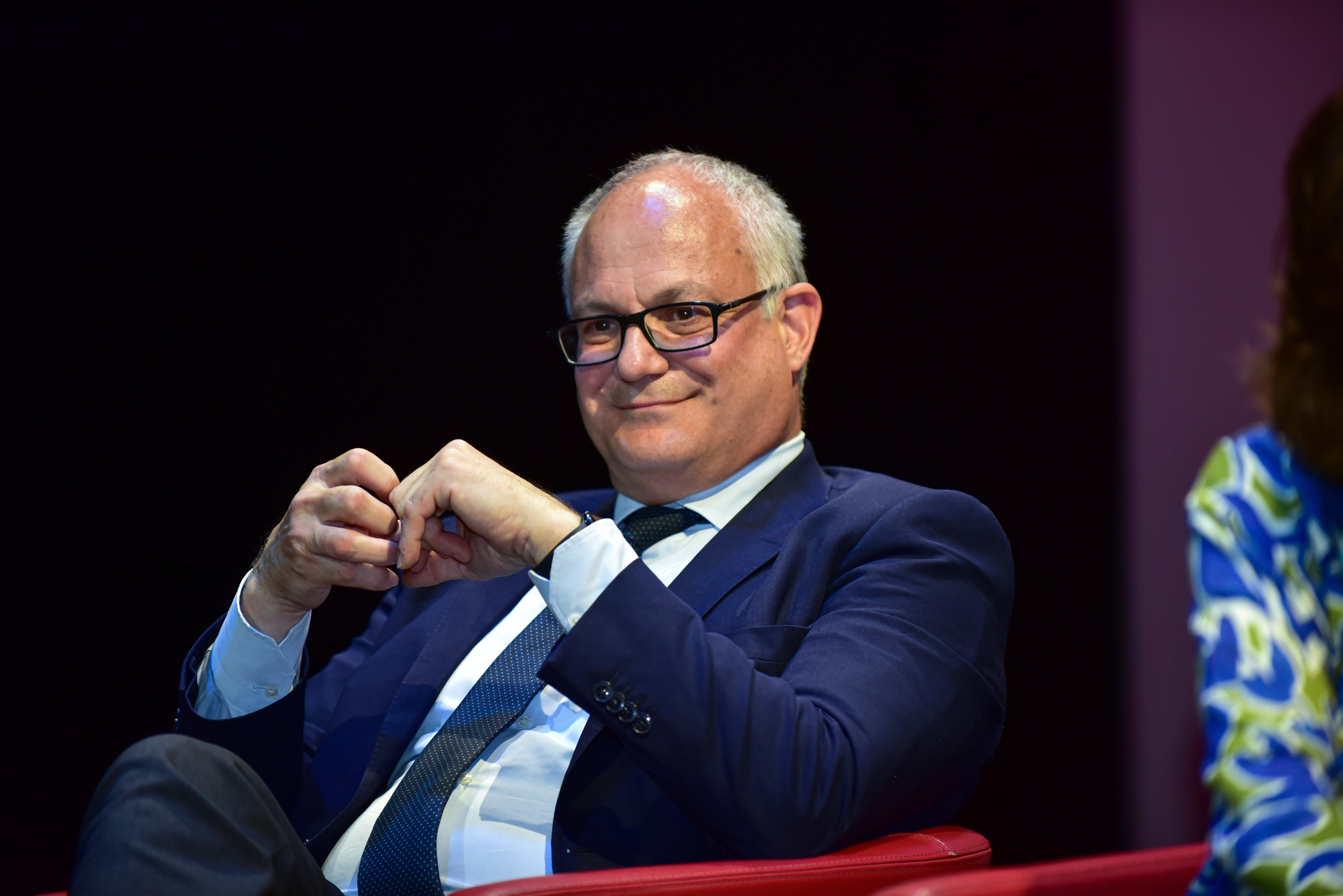 Gualtieri promette 1.000 licenze taxi per coprire i disastri di cantieri e Tpl