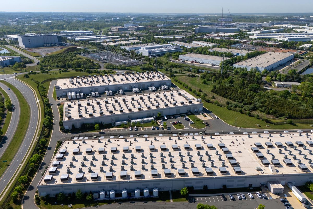 I data center per l’Ia divorano energia. Le rinnovabili da sole sono inadeguate