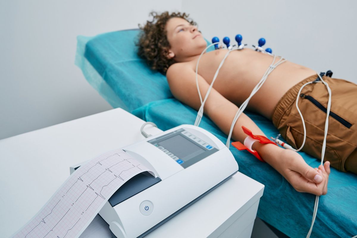 «Miocarditi nei giovani solo dopo le dosi»