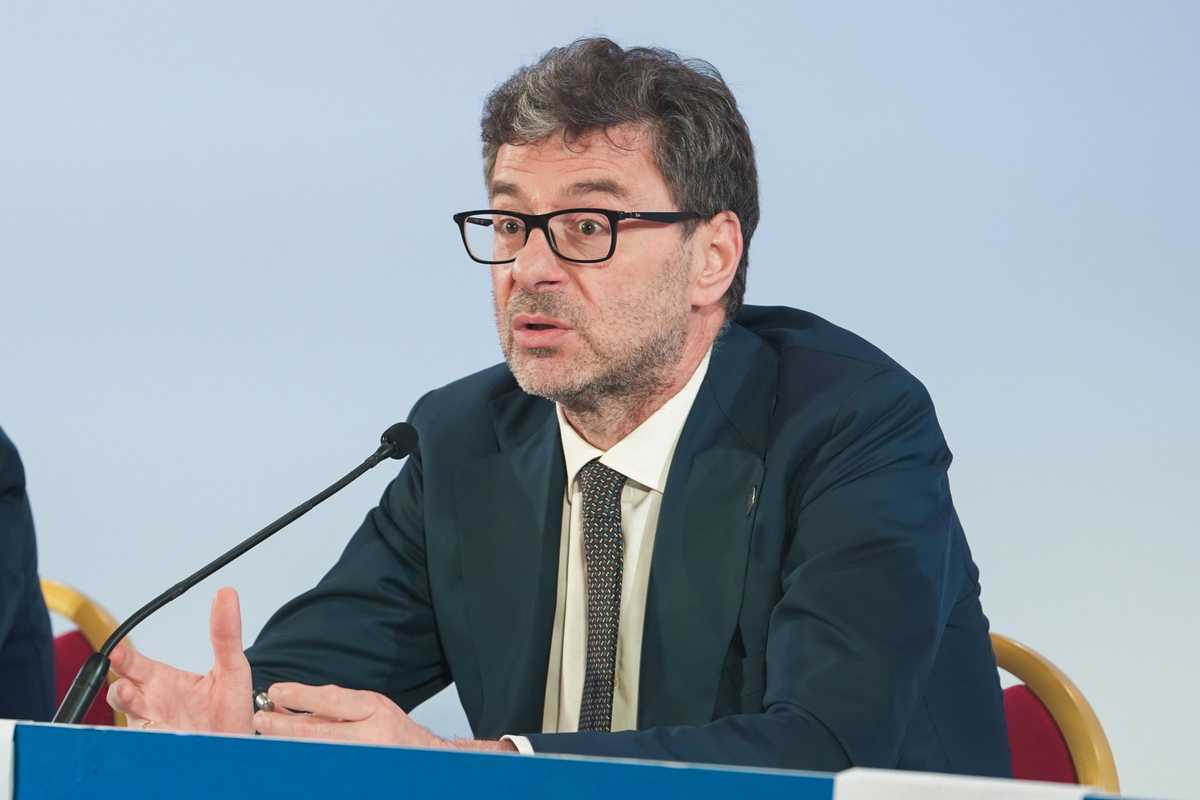 Giorgetti attacca Bruxelles su Ita