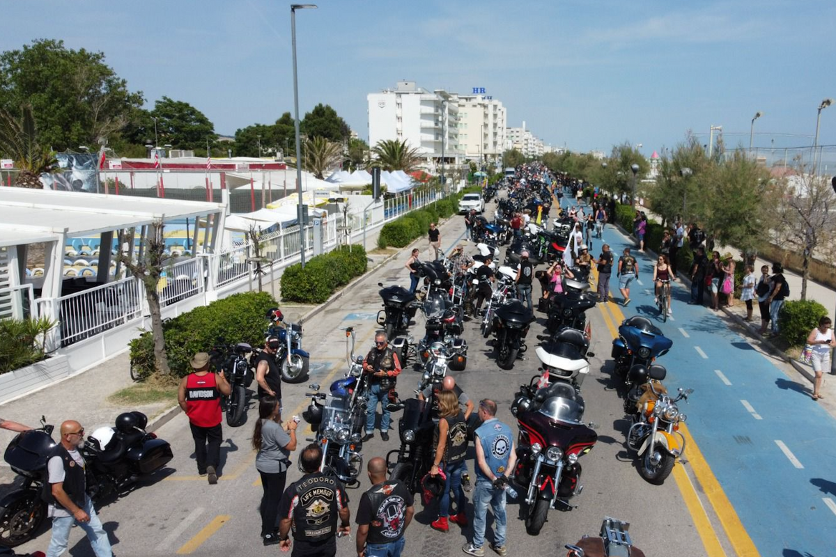 La carica dei 40.000. A Senigallia il ritrovo degli appassionati di Harley-Davidson