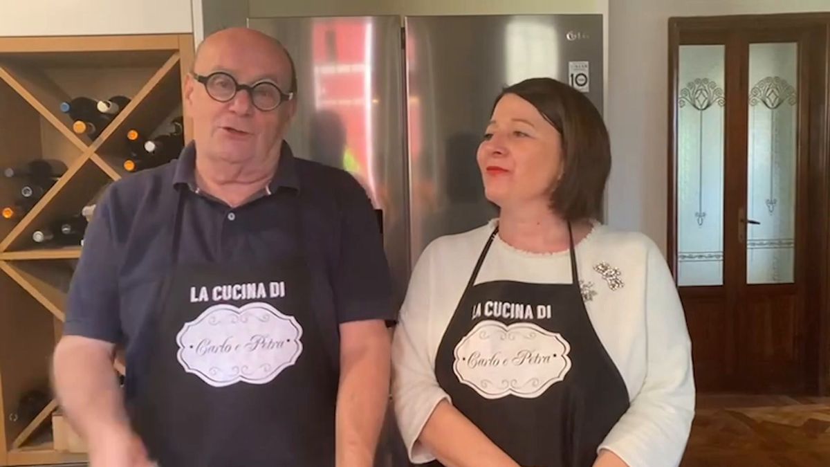 Le pillole di galateo di Petra e Carlo: come si mangia il gelato