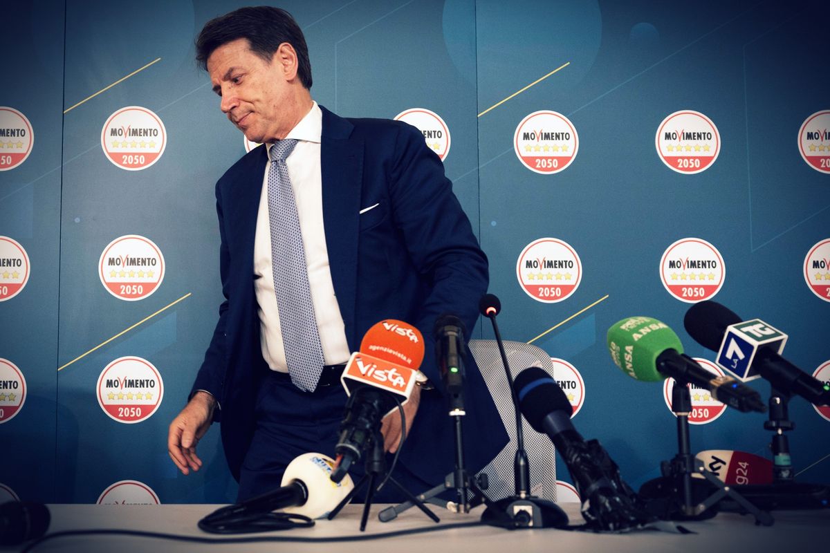 L’Avvocato ha perso la causa. Conte umiliato da Casaleggio: «Dovrebbe dimettersi»