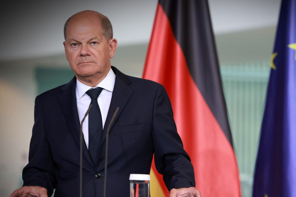 Est e giovani danno il benservito a Scholz