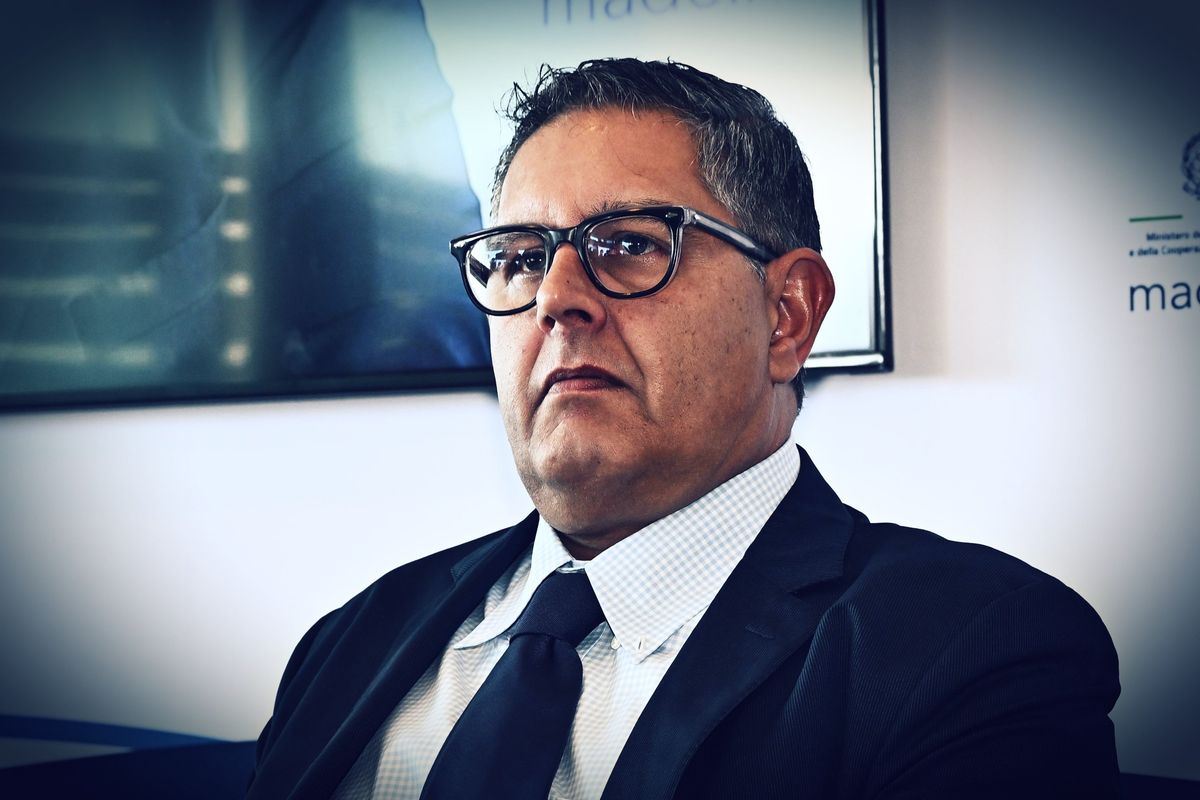 La difesa di Toti vuole vederci chiaro sul ruolo dello 007 nella guerra delle concessioni