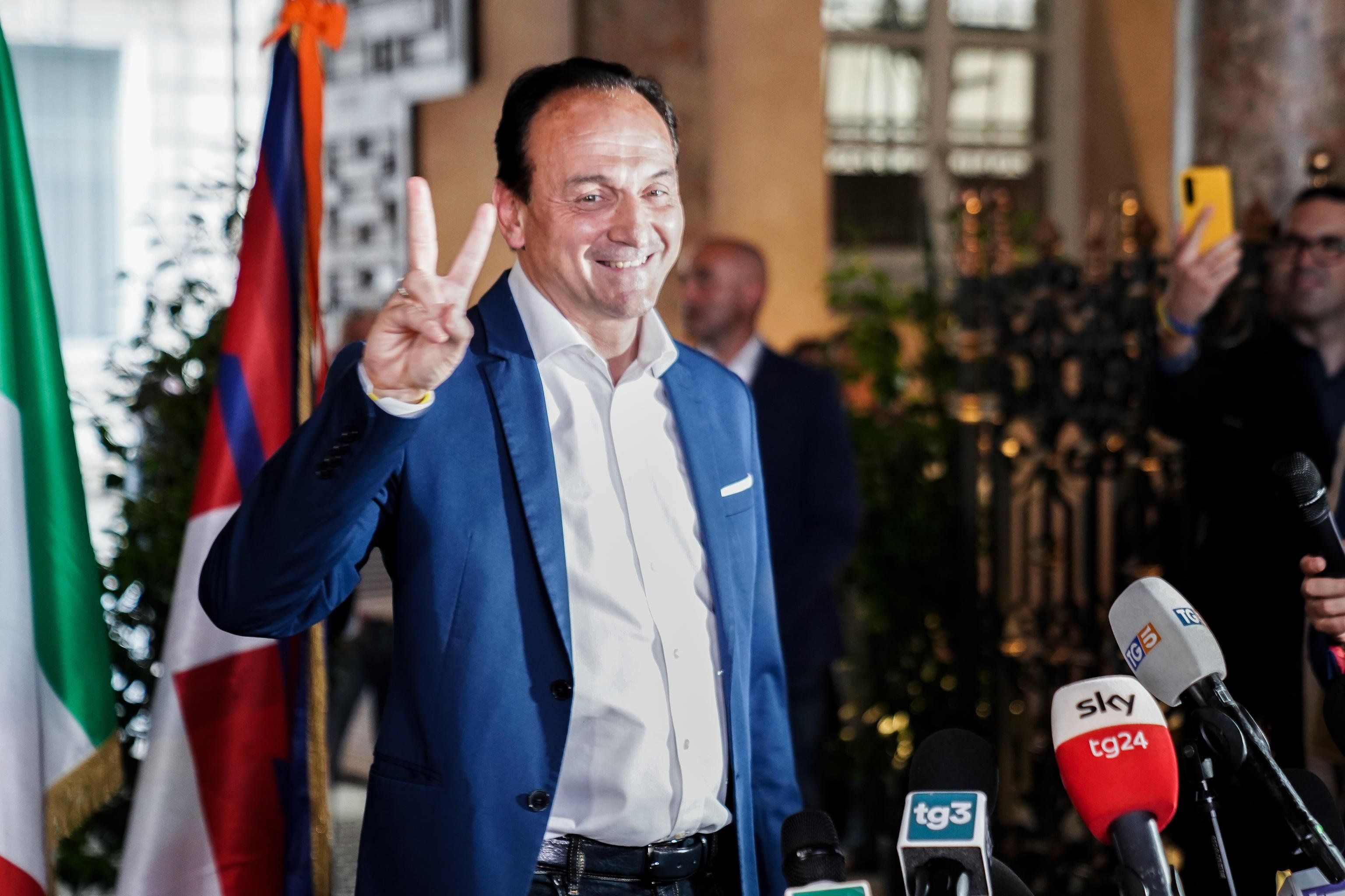 Cirio rullo compressore in Piemonte. Firenze e Bari vanno al ballottaggio