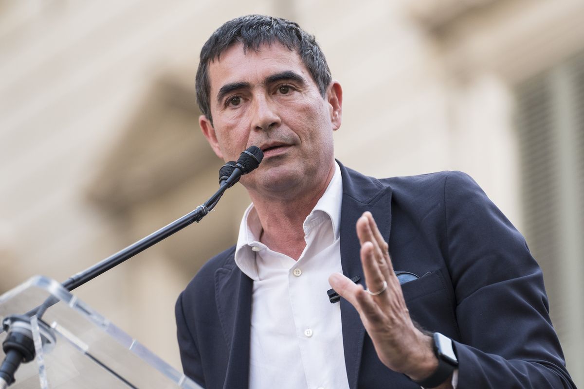 «Immobili occupati abusivamente». Sinistra italiana sommersa dai debiti