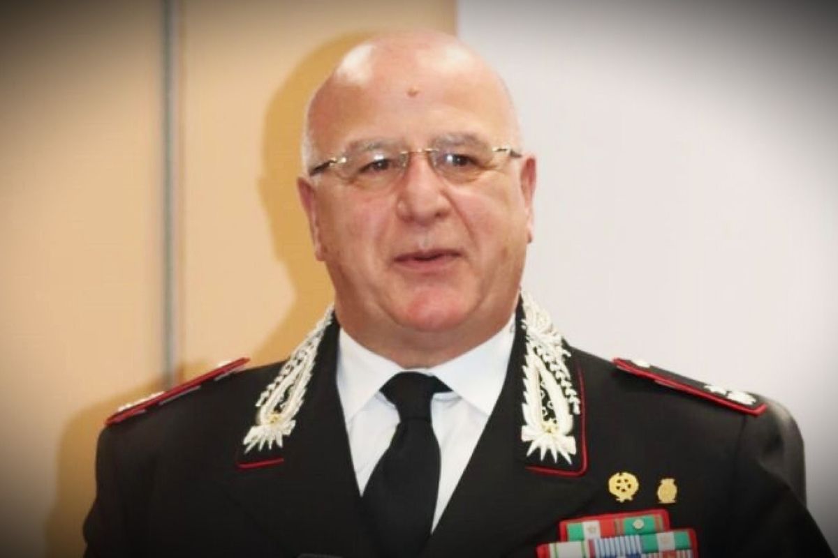 Agli arresti generale dei carabinieri e l’imprenditore che lavora con gli 007