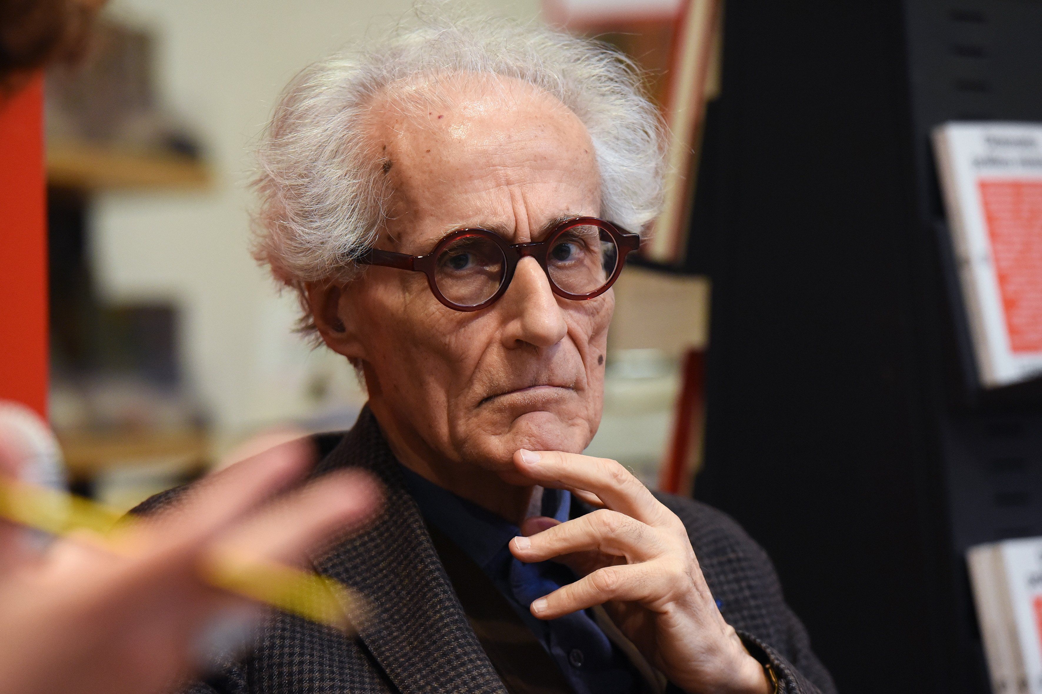 Caso Canfora, il coro anti Meloni si scorda del precedente Mattarella