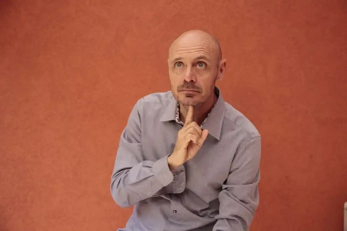 Leonardo Manera: «Far ridere gli altri non dà la felicità»