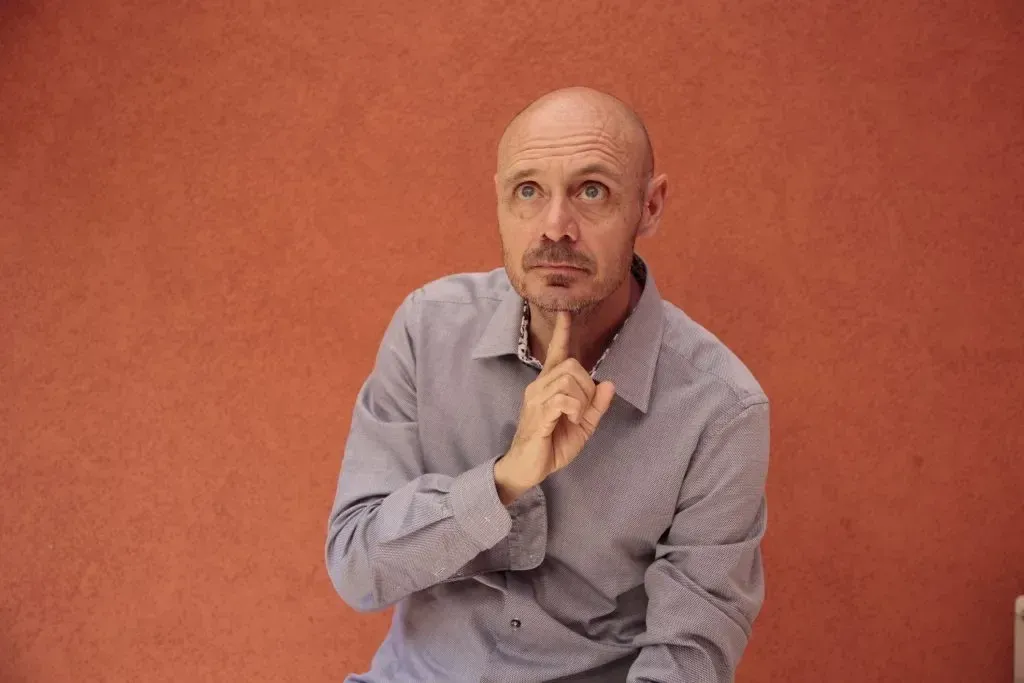 Leonardo Manera: «Far ridere gli altri non dà la felicità»