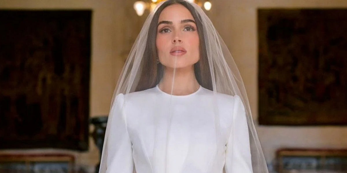 Olivia Culpo's wedding dress drama, explained.