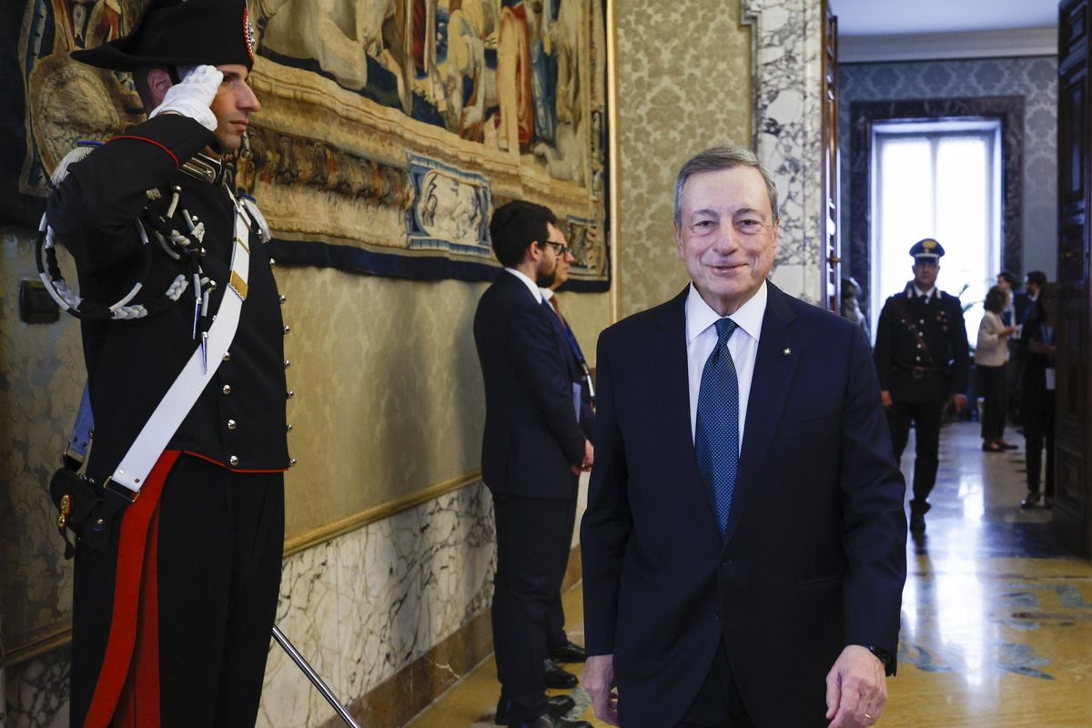 Altro buco di Draghi: la sua «extra-tassa» viola la Costituzione