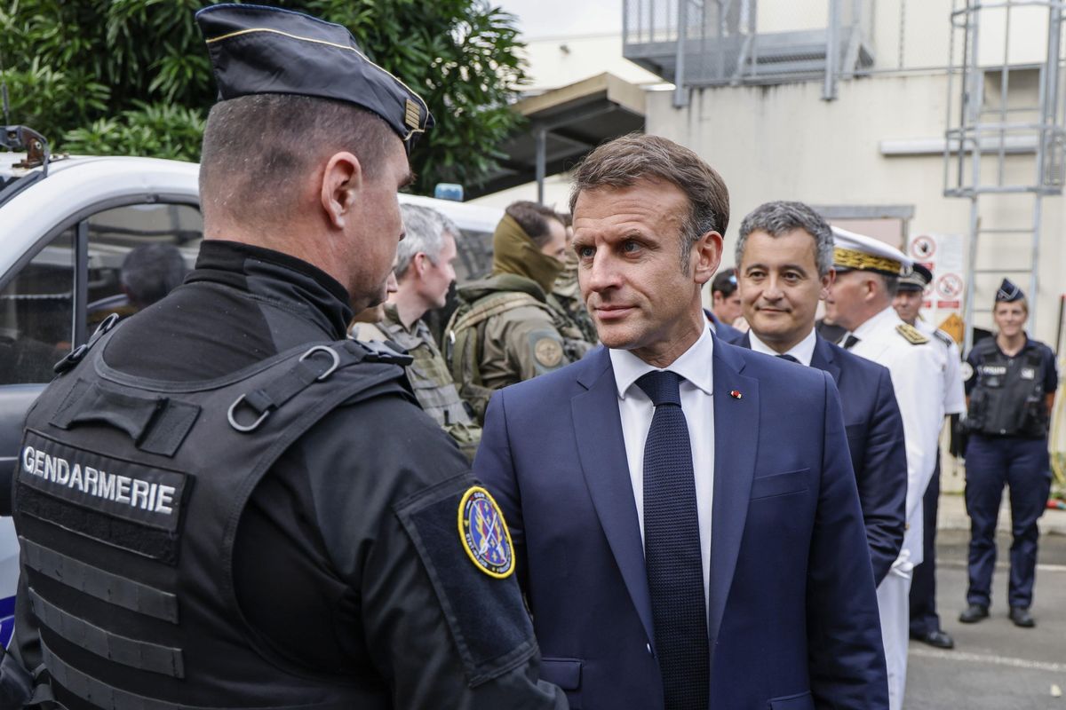Macron cambia i vertici della polizia. Marine: «È un golpe amministrativo»