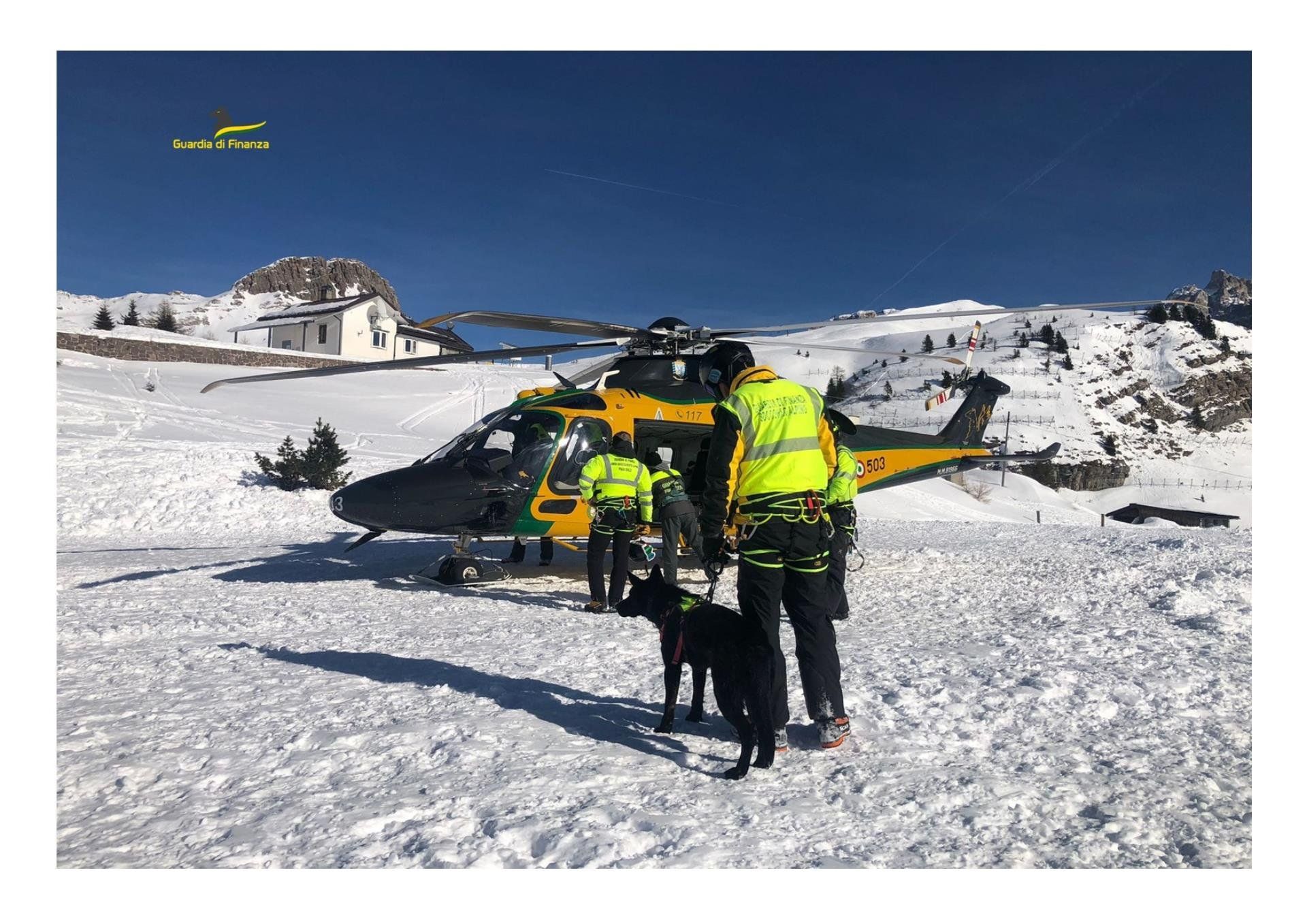 Sicuri in montagna con i consigli del Soccorso alpino della GdF