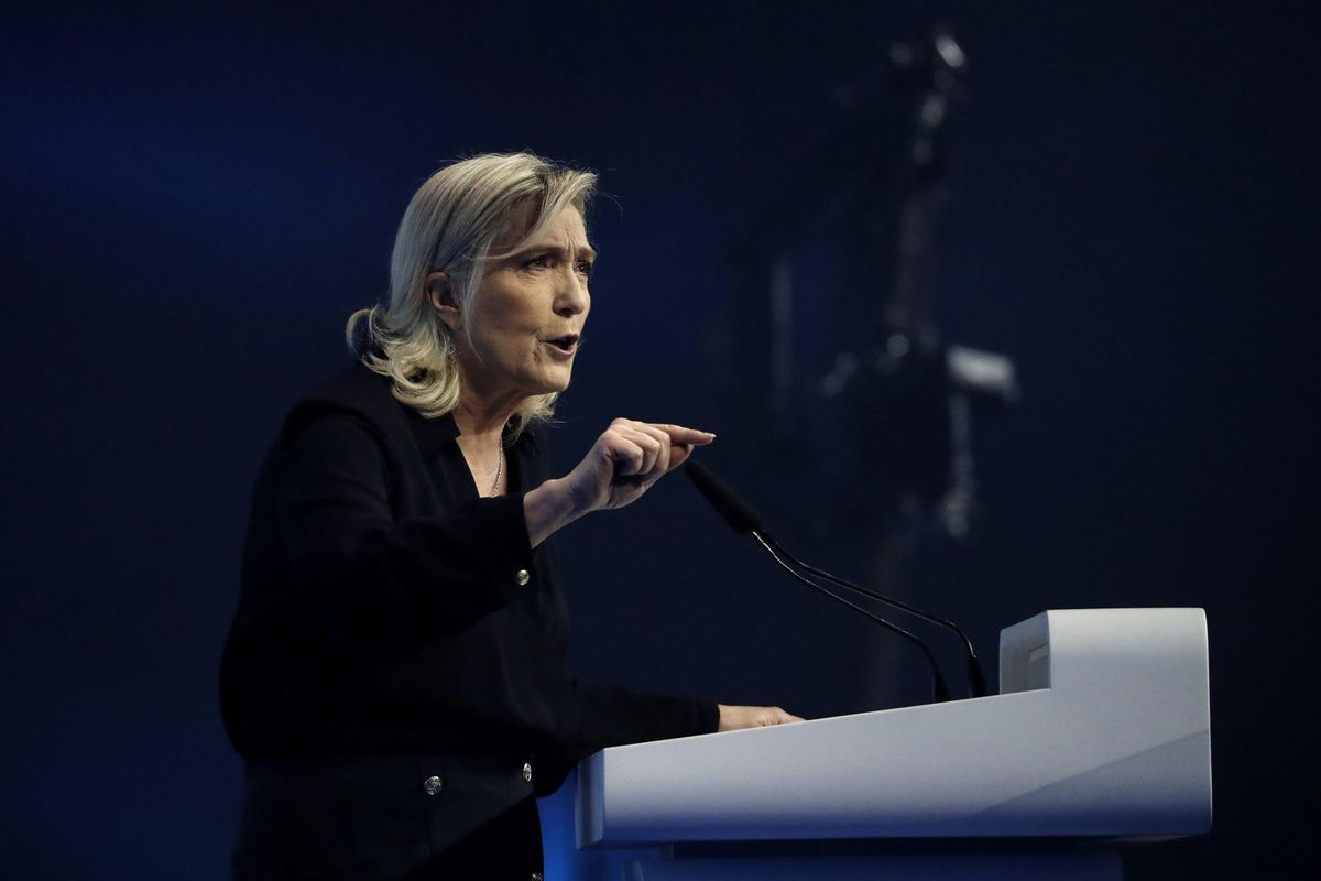 I «buoni» europeisti hanno acceso il rogo: la destra è cattiva e non può governare
