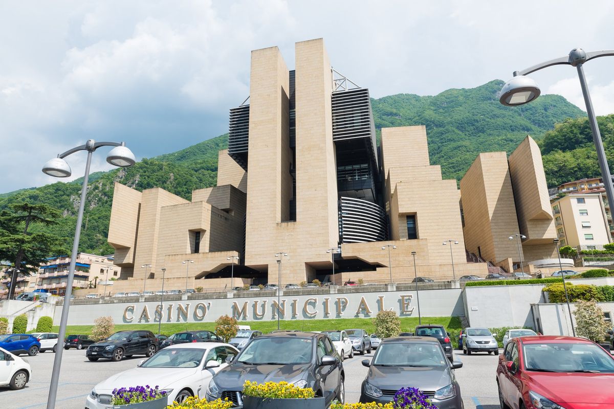 A Campione d’Italia sta saltando il banco