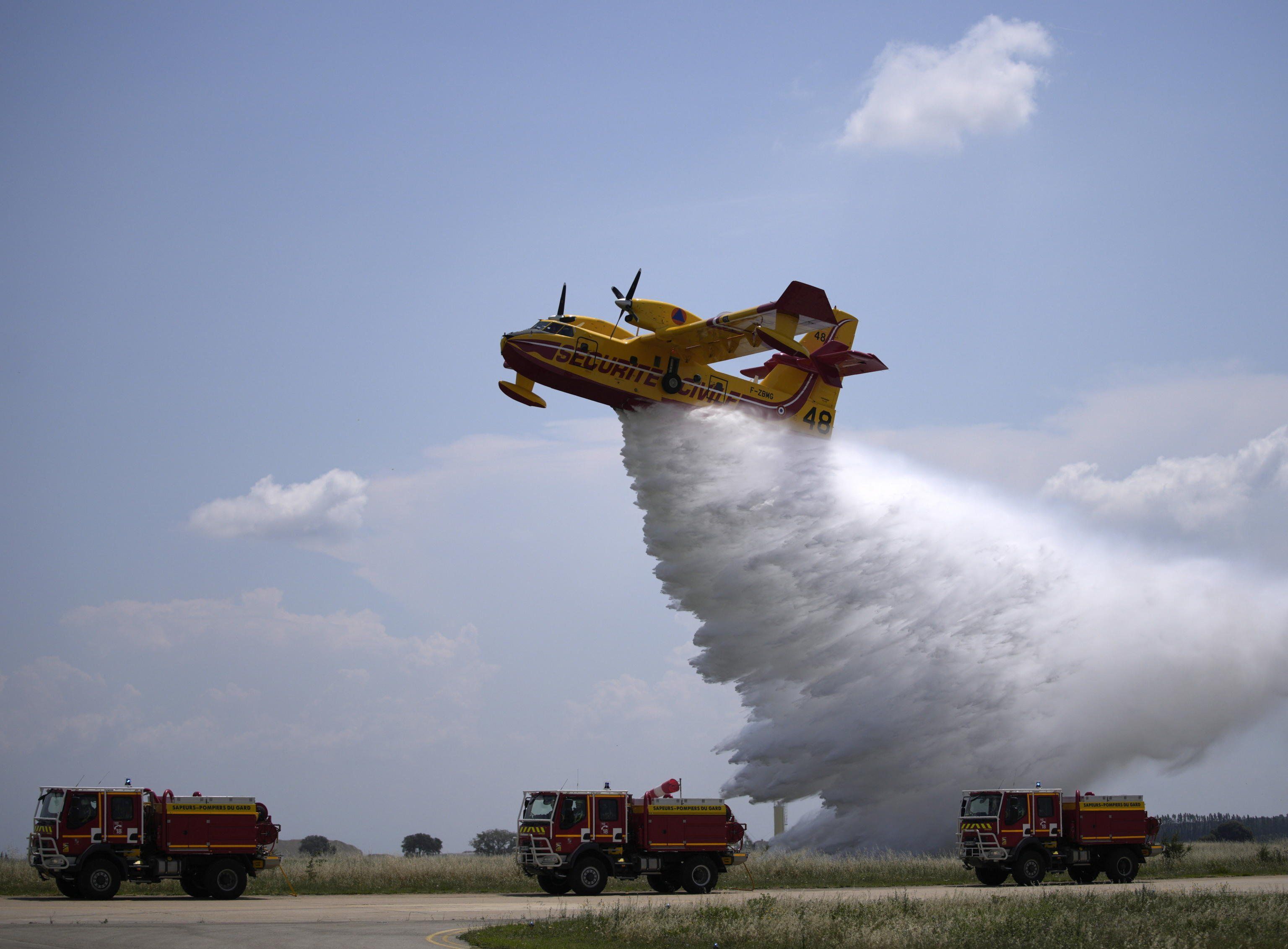 Secretati i contratti per i Canadair. Bruxelles così replica lo schema vaccini