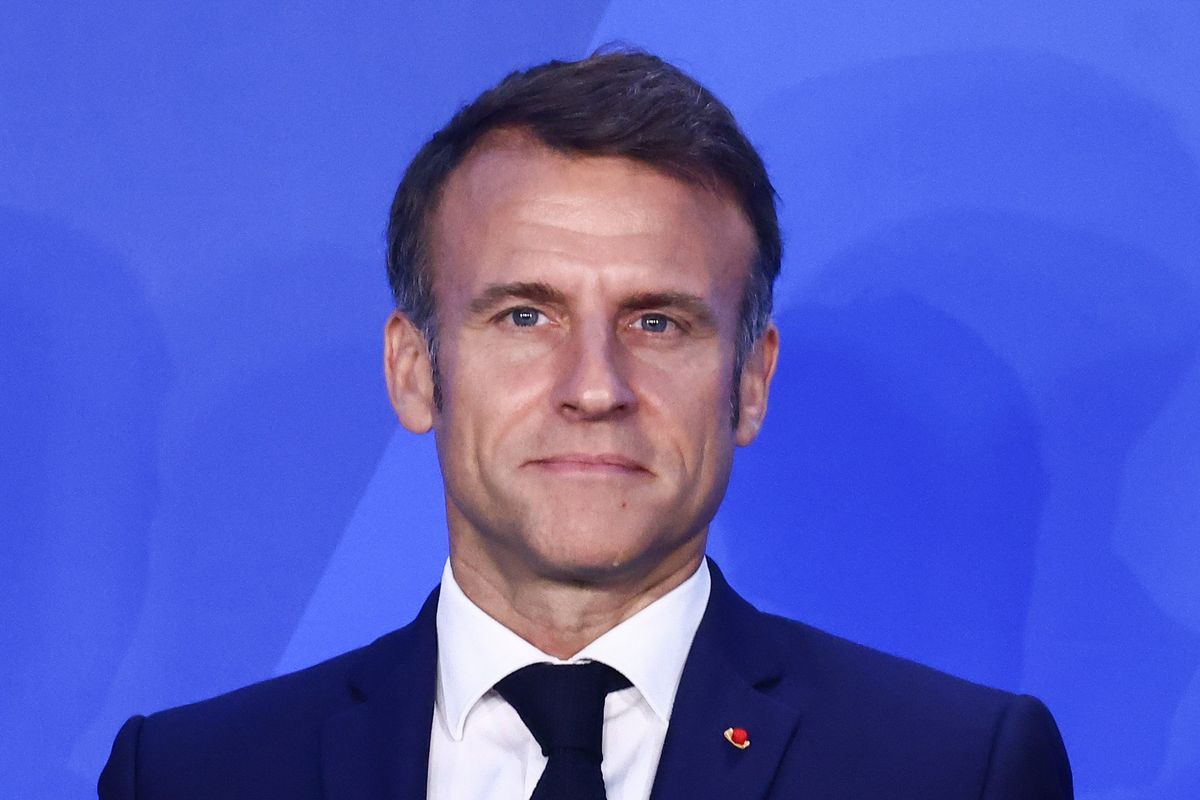 Il Rinascimento di Macron finisce in zuffa