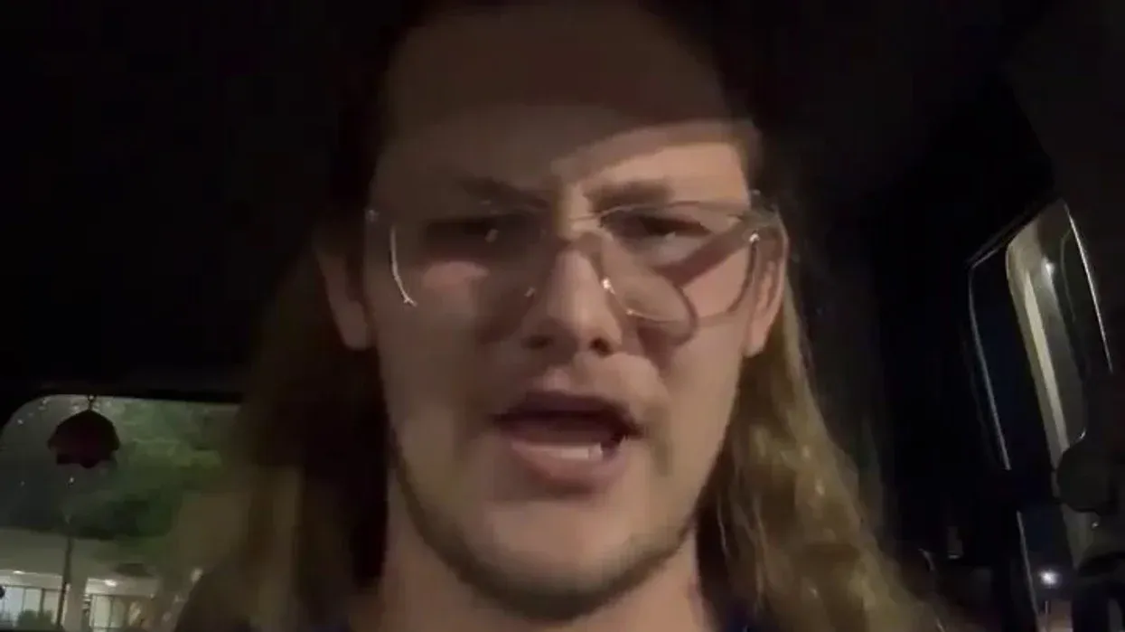 Da studente modello ad assassino: aveva bombe nascoste in casa e auto