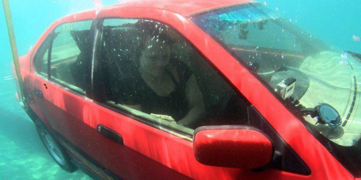 If Your Car Is Sinking Underwater, This Is What You Need To Do To