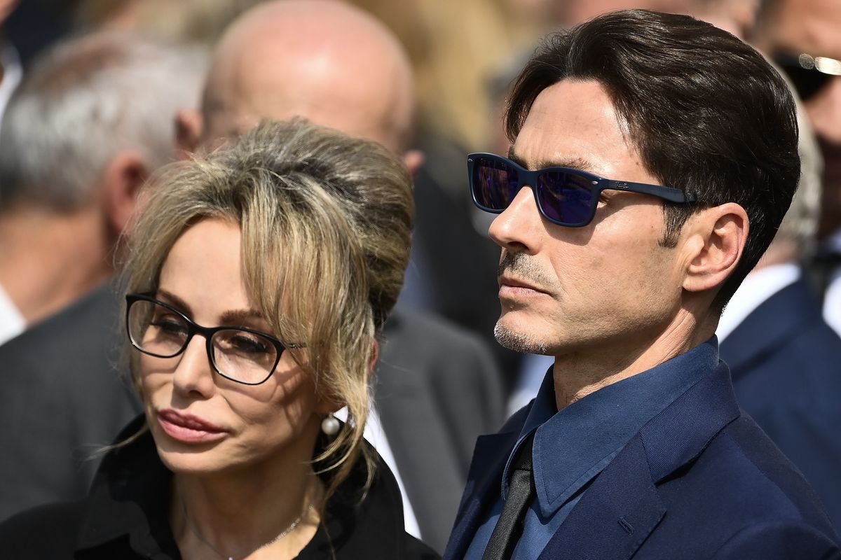 Ai giornali di sinistra serve un Berlusconi. Da quando non c’è più muoiono anche loro