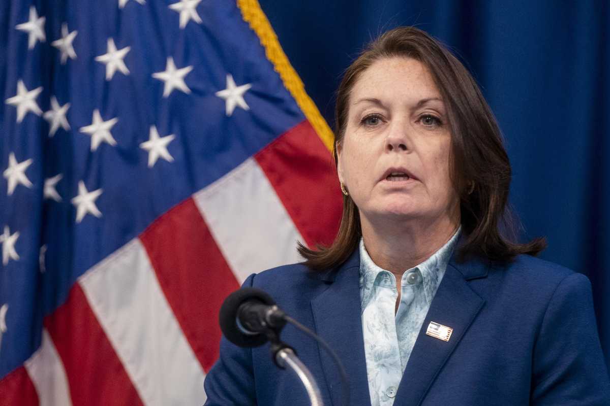 La capa dei servizi rifiuta di dimettersi e scarica la colpa sul «tetto scivoloso»