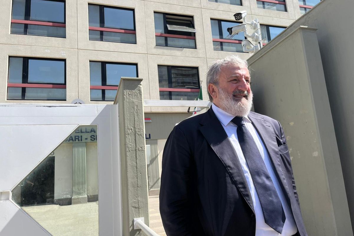 Stop a Emiliano che scheda gli studenti non vaccinati