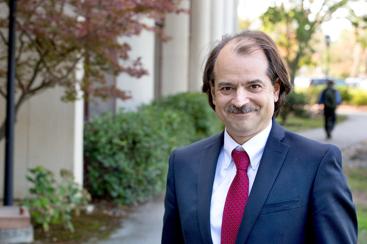 Il cambio di strategia di Big pharma: fiumi di denaro a media e istituzioni