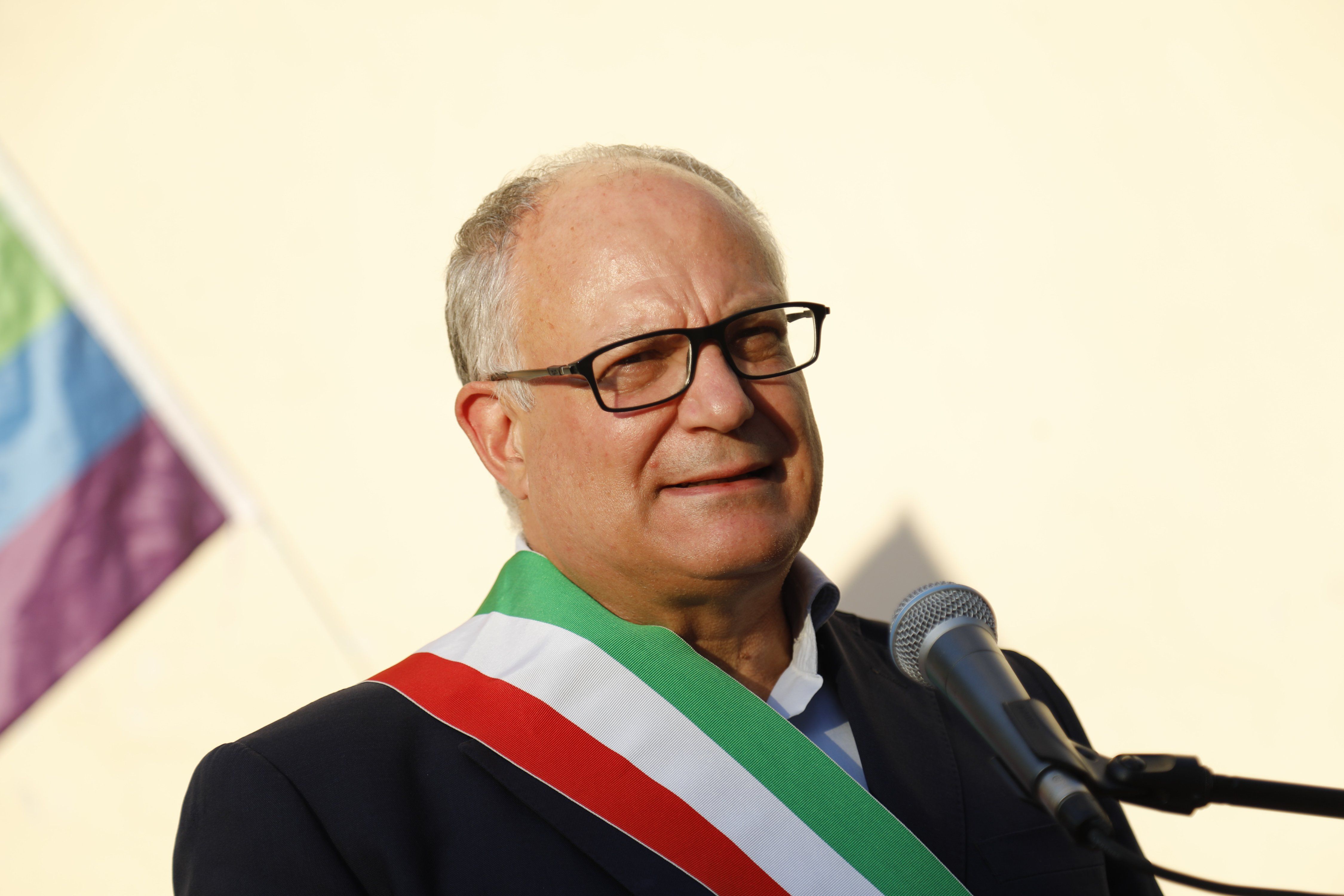 Gualtieri non sfratta il circolo abusivo caro ai dem