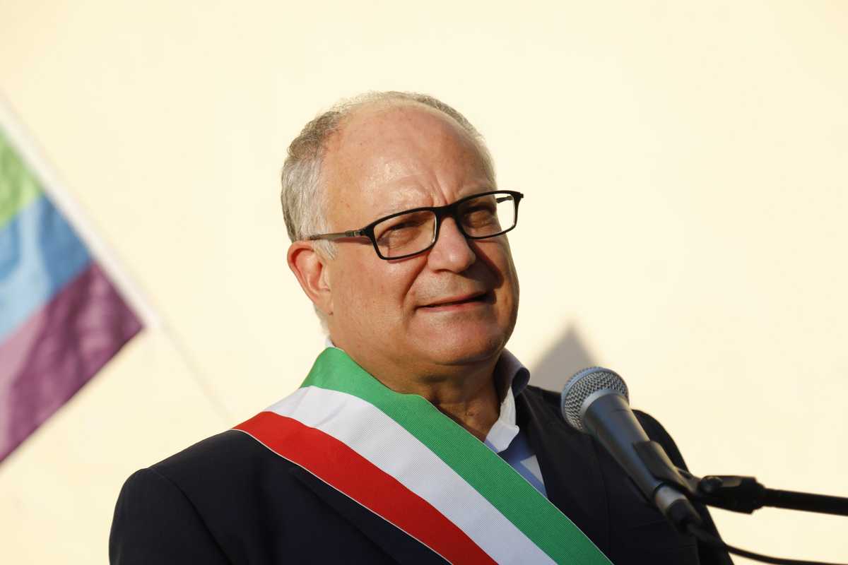 Gualtieri non sfratta il circolo abusivo caro ai dem