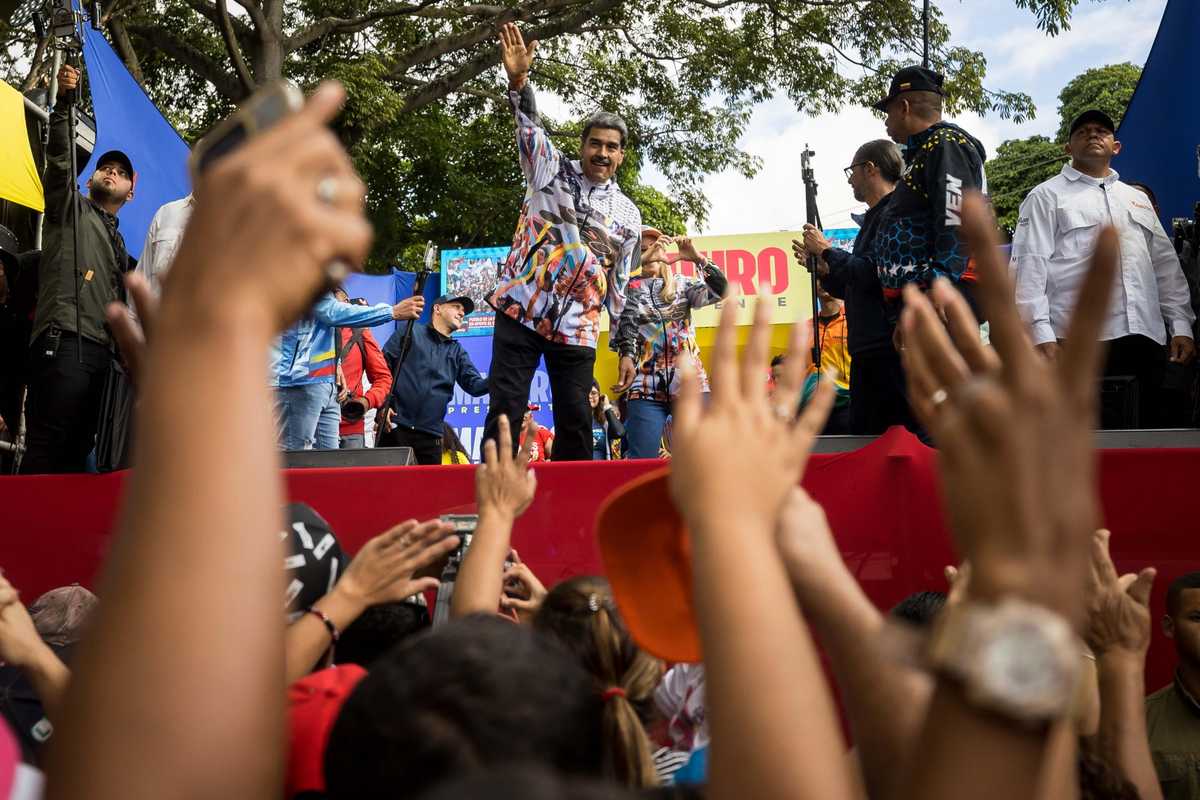 Venezuela al voto in un clima di odio. Maduro pronto al «bagno di sangue»