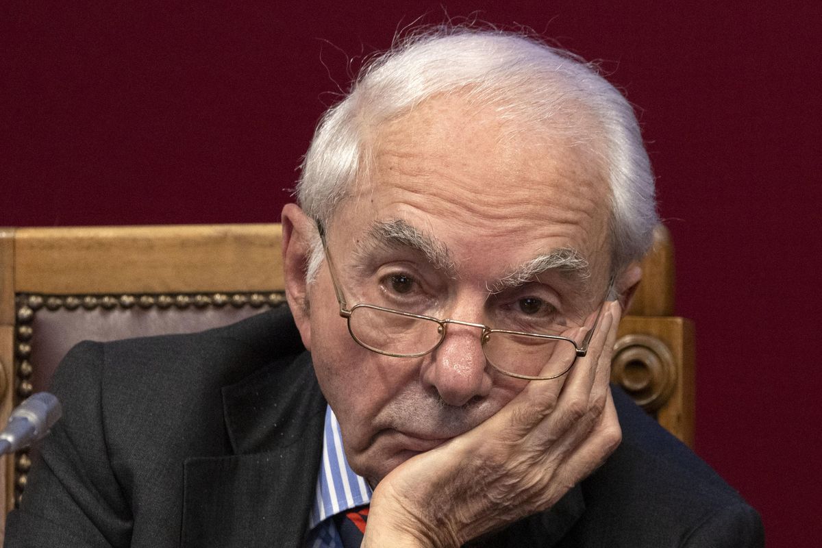 Amato fa il cascamorto in televisione. Una volta ci toglieva i soldi dal conto