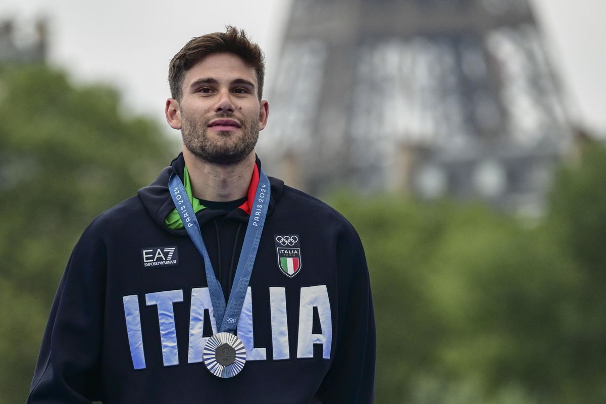 La prima medaglia è Ganna d’argento. Poi bronzo in piscina nella 4x100