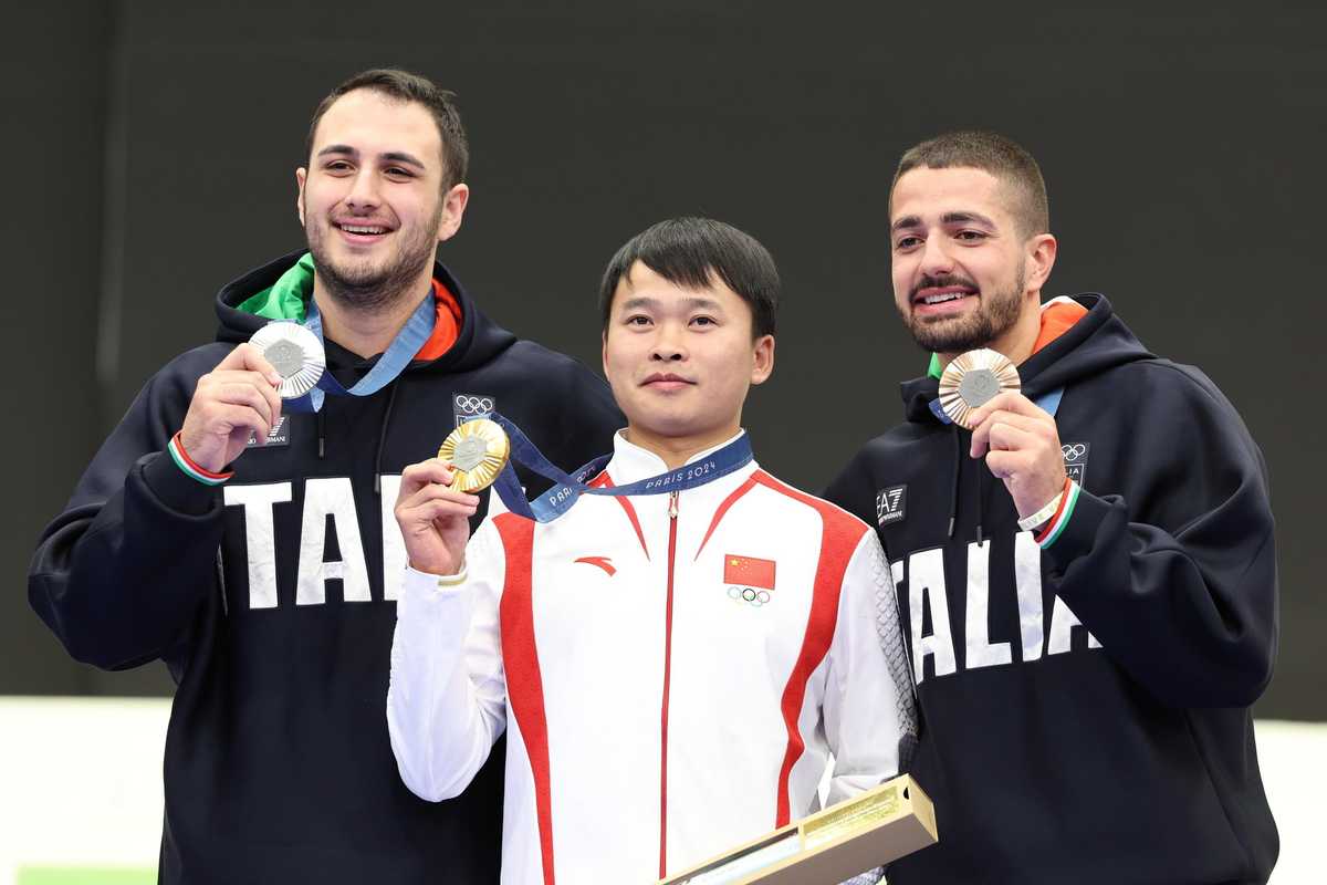 Argento e bronzo nel tiro a segno. Parte subito bene il Settebello