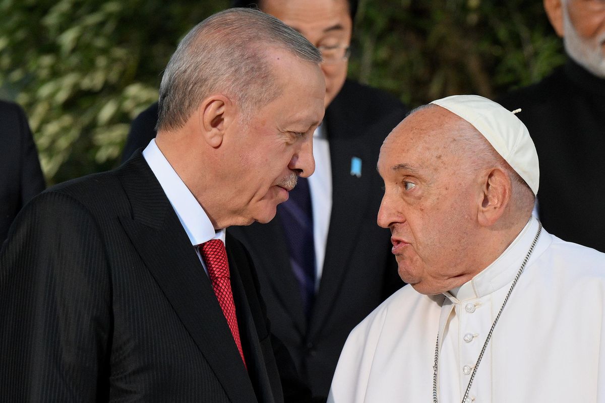 Erdogan scuote il Papa sull’Ultima Cena gay