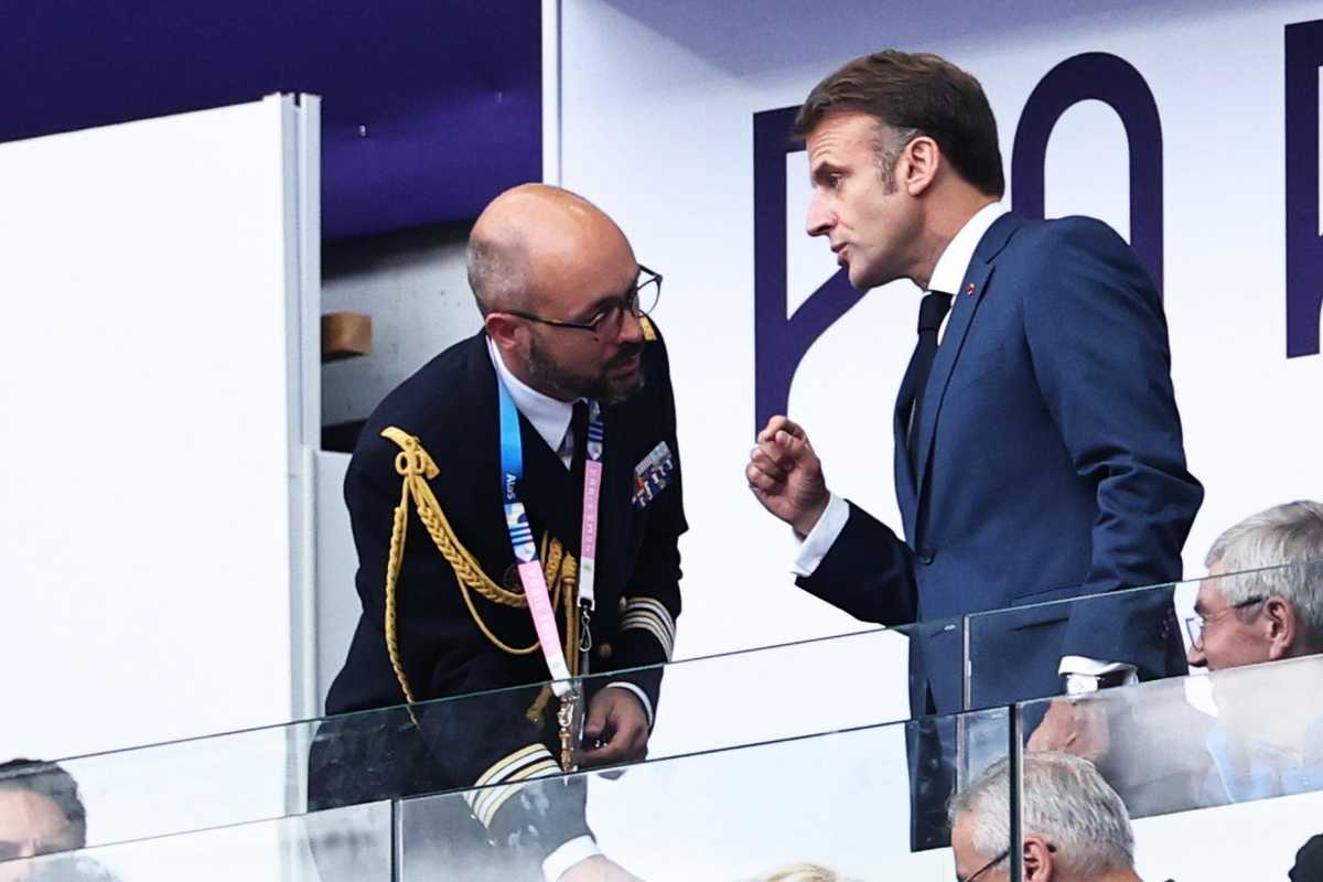 Macron fa il bullo per governare, mette un fedelissimo alla Commissione Ue