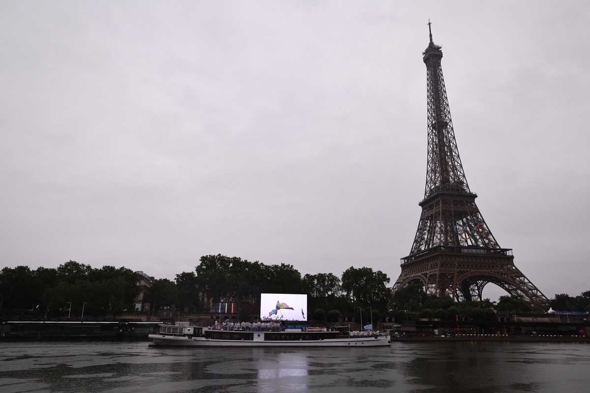 La grandeur affoga nella lurida Senna. Triathlon flop? «È colpa del clima...»